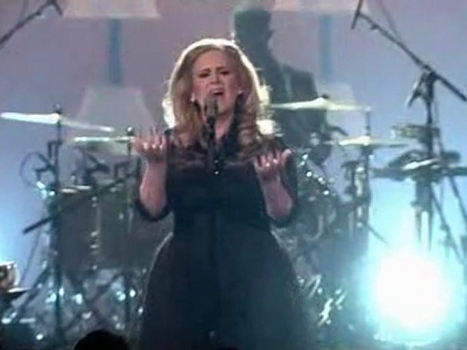 Adele  - Chasing  Pavements  - In Live - Concert 2011 -