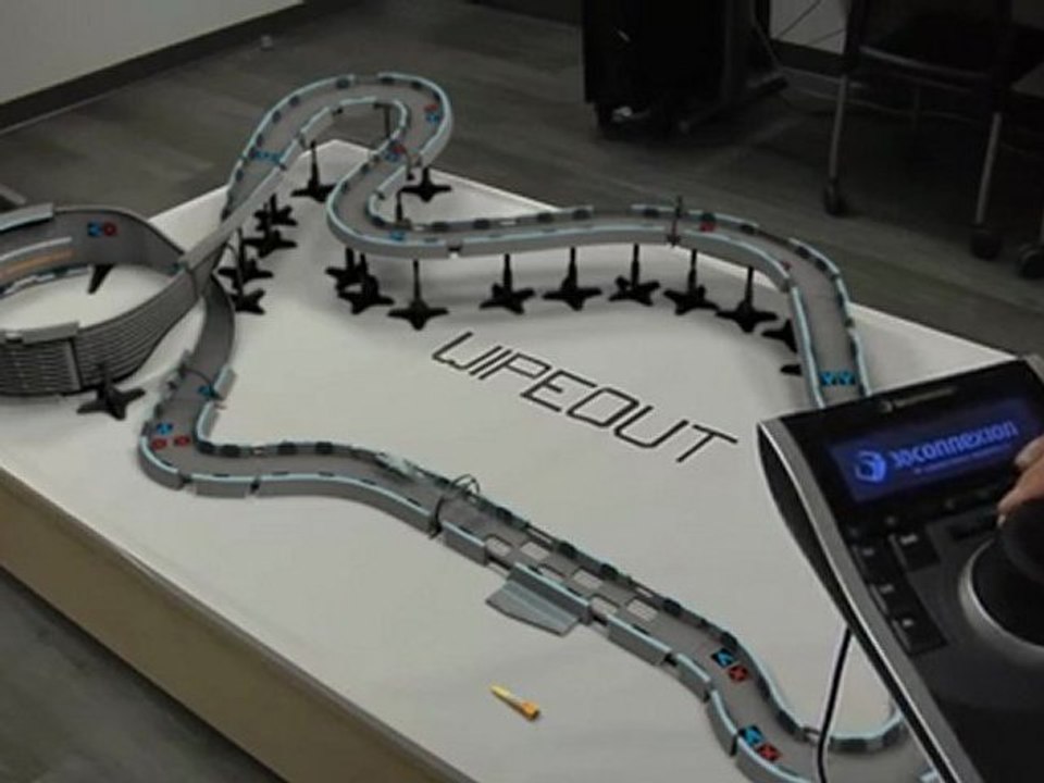 Controlled Quantum Levitation on a Wipe'Out Track