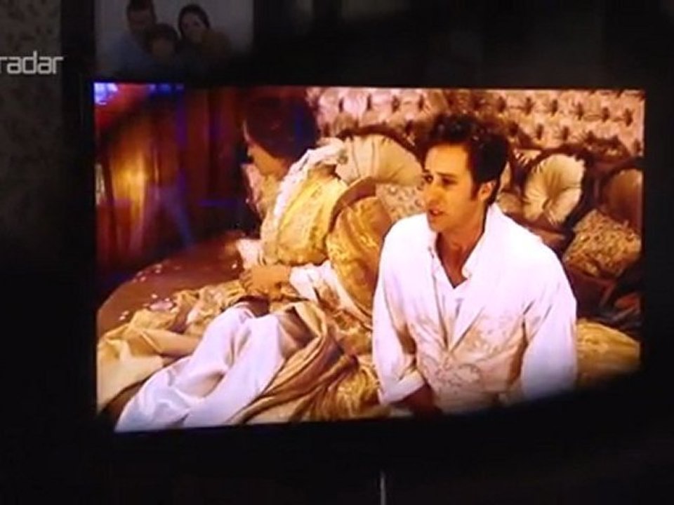 First Look Samsung Super OLED TV HD Dual View Demo