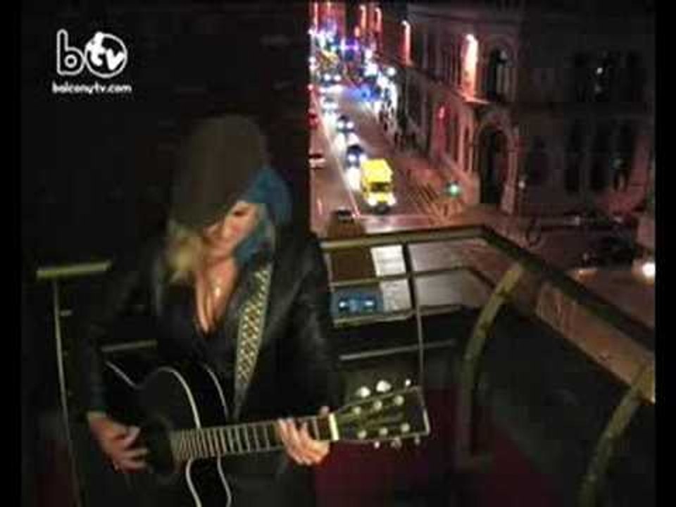 AINE DUFFY (BalconyTV)