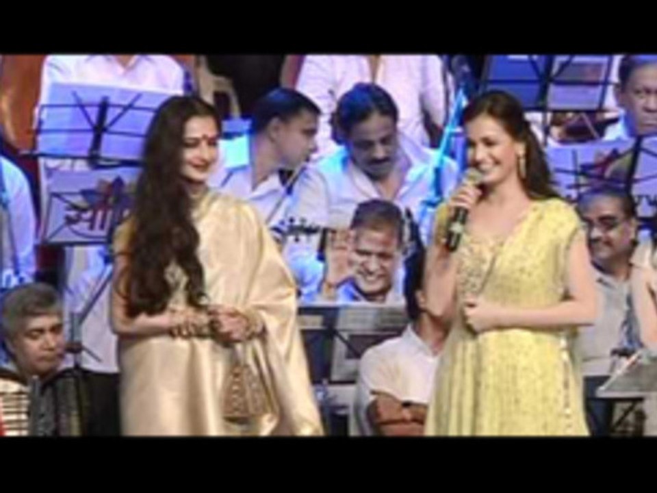 Rekha & Dia Mirza @ Laxmikant Pyarelal Live Concert organized by Suresh Wadekar