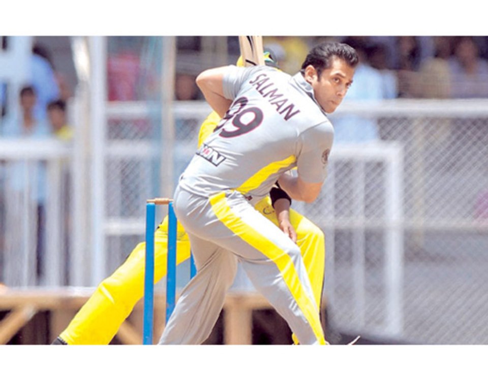 Salman Khan Hits Sixers For Charity - Bollywood Time