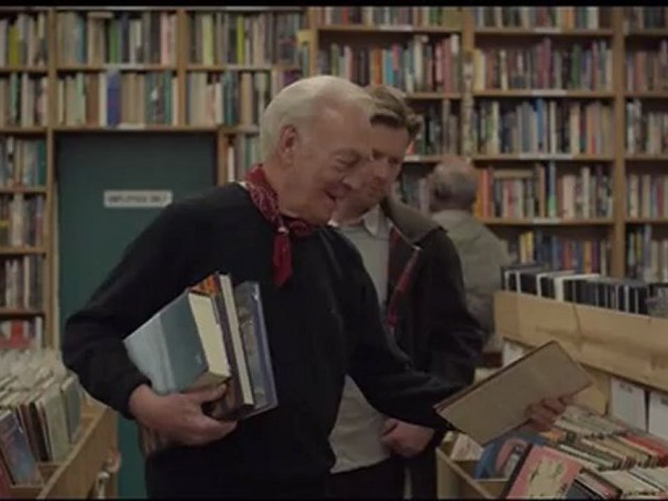 Beginners - Trailer: A Young Man's Emotional Journey