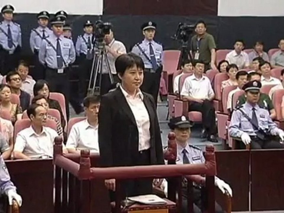 Gu Kailai gets suspended death sentence