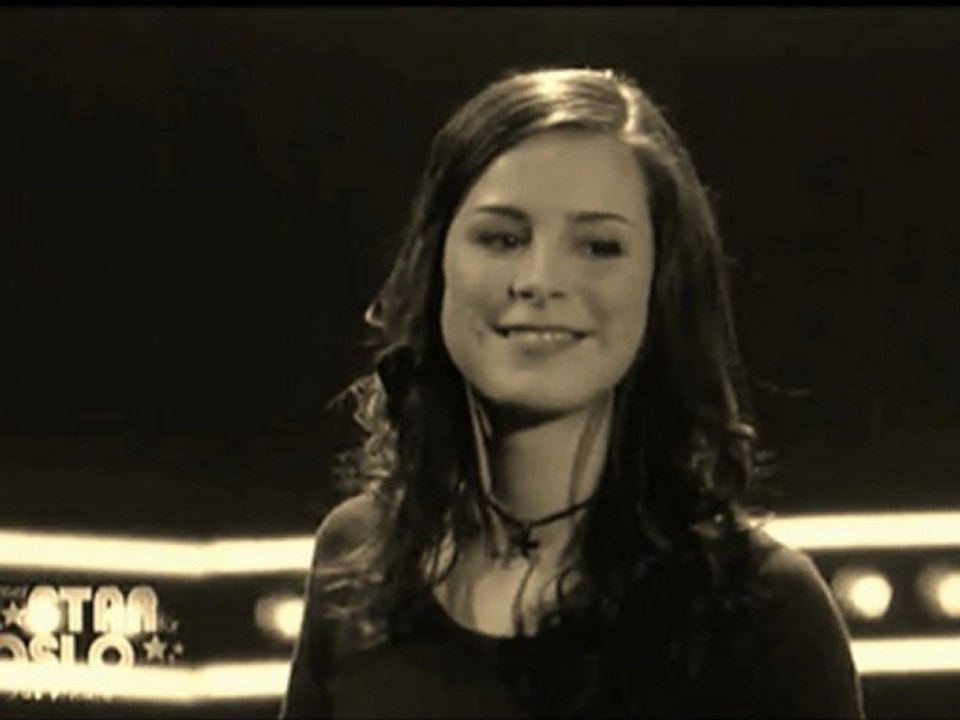 Lena Bee LIVE Version