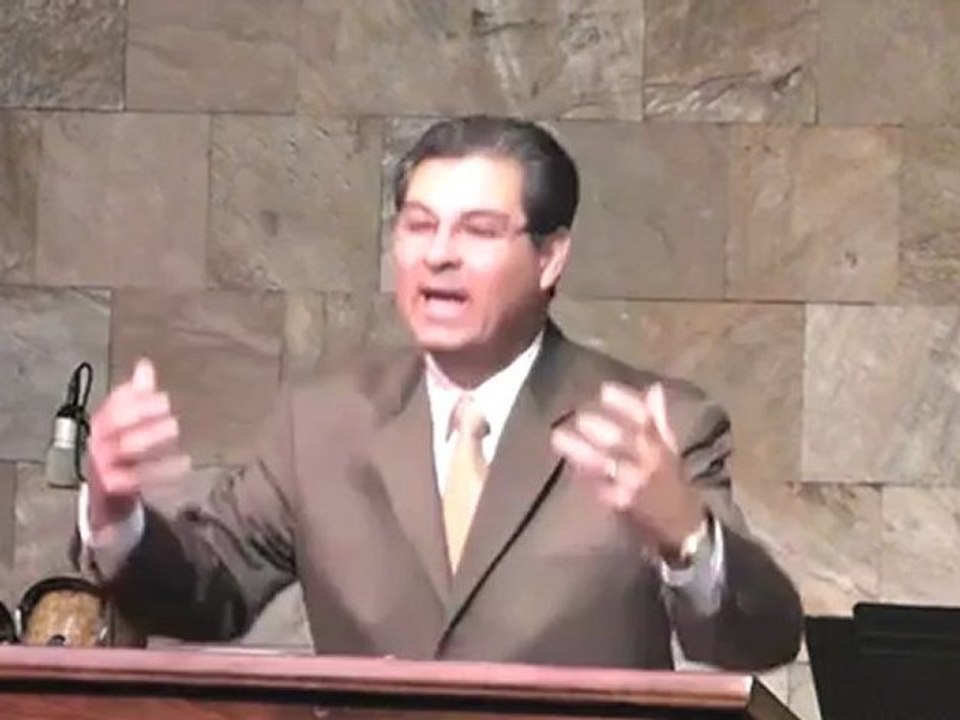 Cosas que Dios Hace Para Mostrarnos su Amor - Pastor Hellman Avila