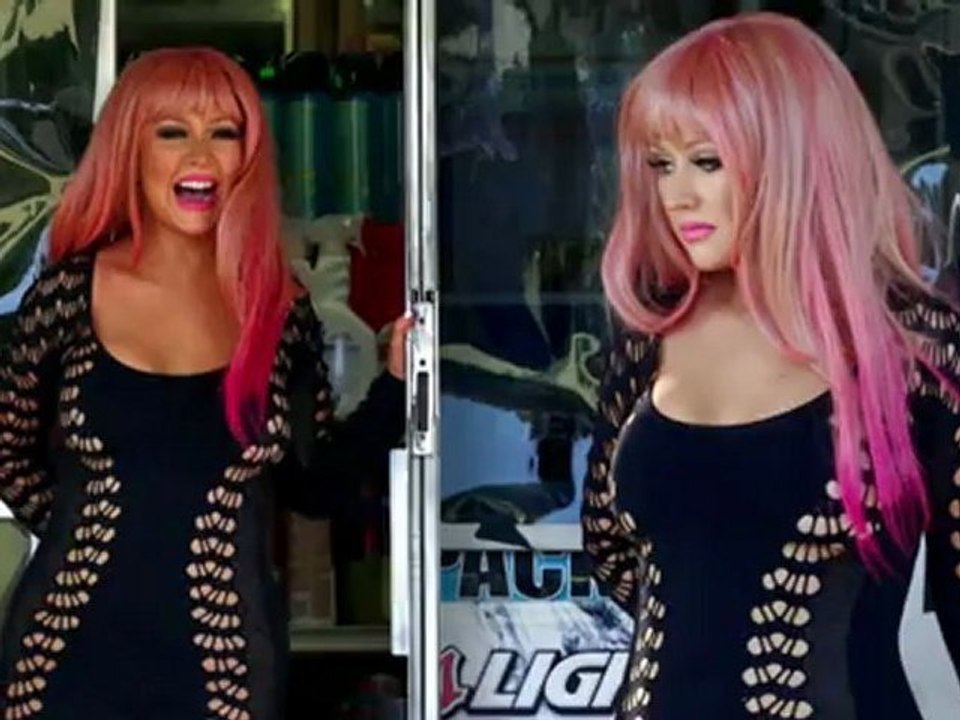 Christina Aguilera fast nackt