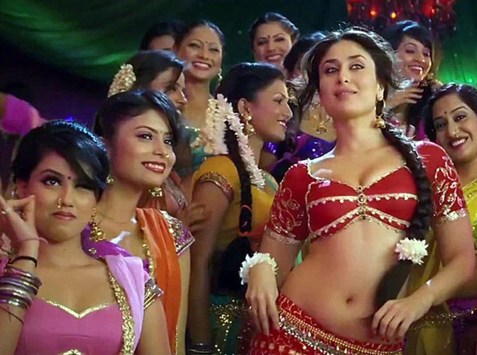 Kareena Kapoor's Hot Appearance in 'Fevicol Se' Item Song