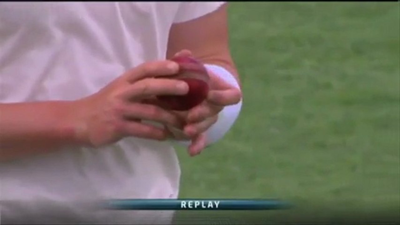 Australian cricketers ball tampering (2012)
