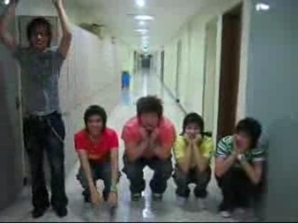 Super Junior Surprend avec une Ola Épique sur FM Inkigayo! 🎉