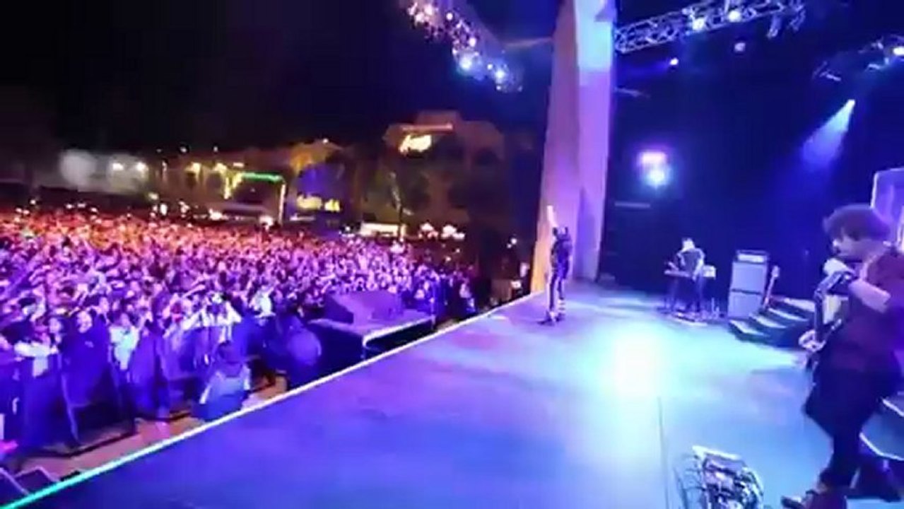 Demi Lovato Live www.unlutakip.com