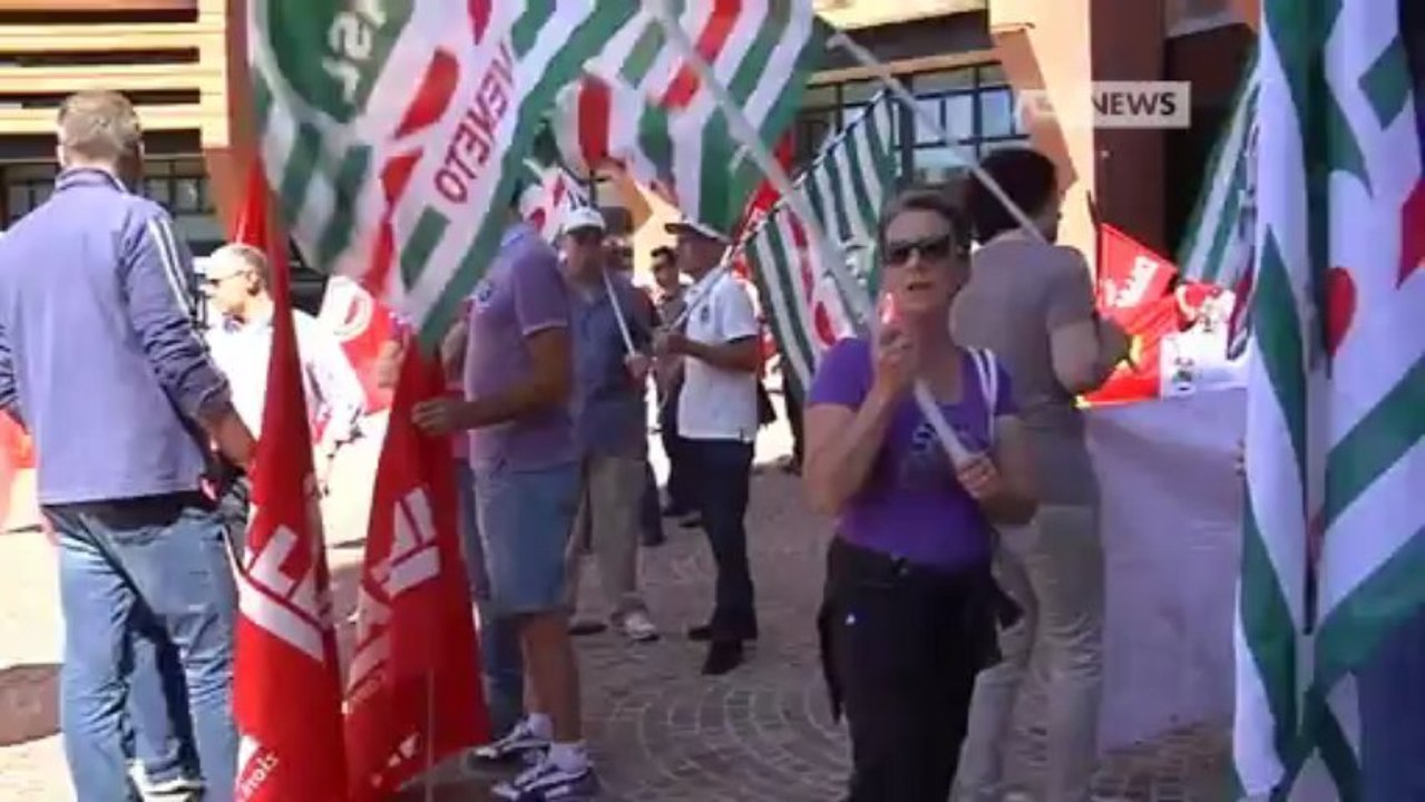 SCIOPERO, IN 300 IN PIAZZA