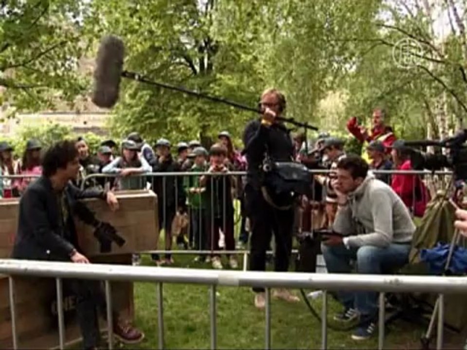 Известные певцы спели в знак протеста