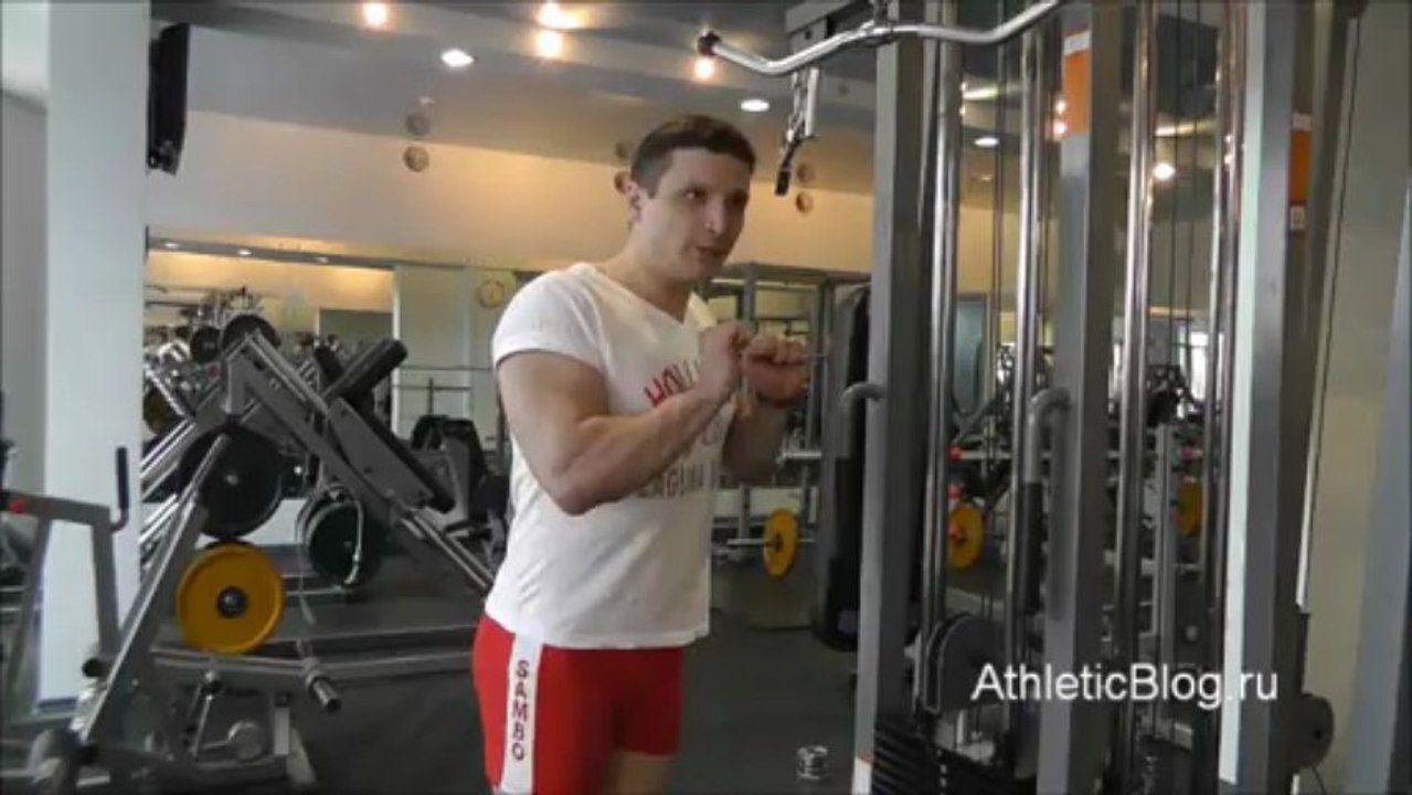 Жим на блоке вниз. Упражнение для трицепса. Техника выполнения упражнения. Обучающее видео.