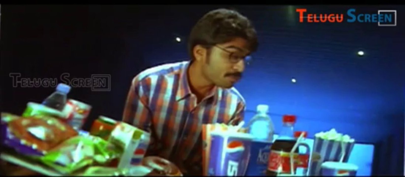 Simbu and nayantara watch  cinima in theater from Vllabha movie