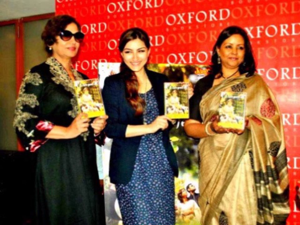 Celebrities at Oxford Bookstore Events