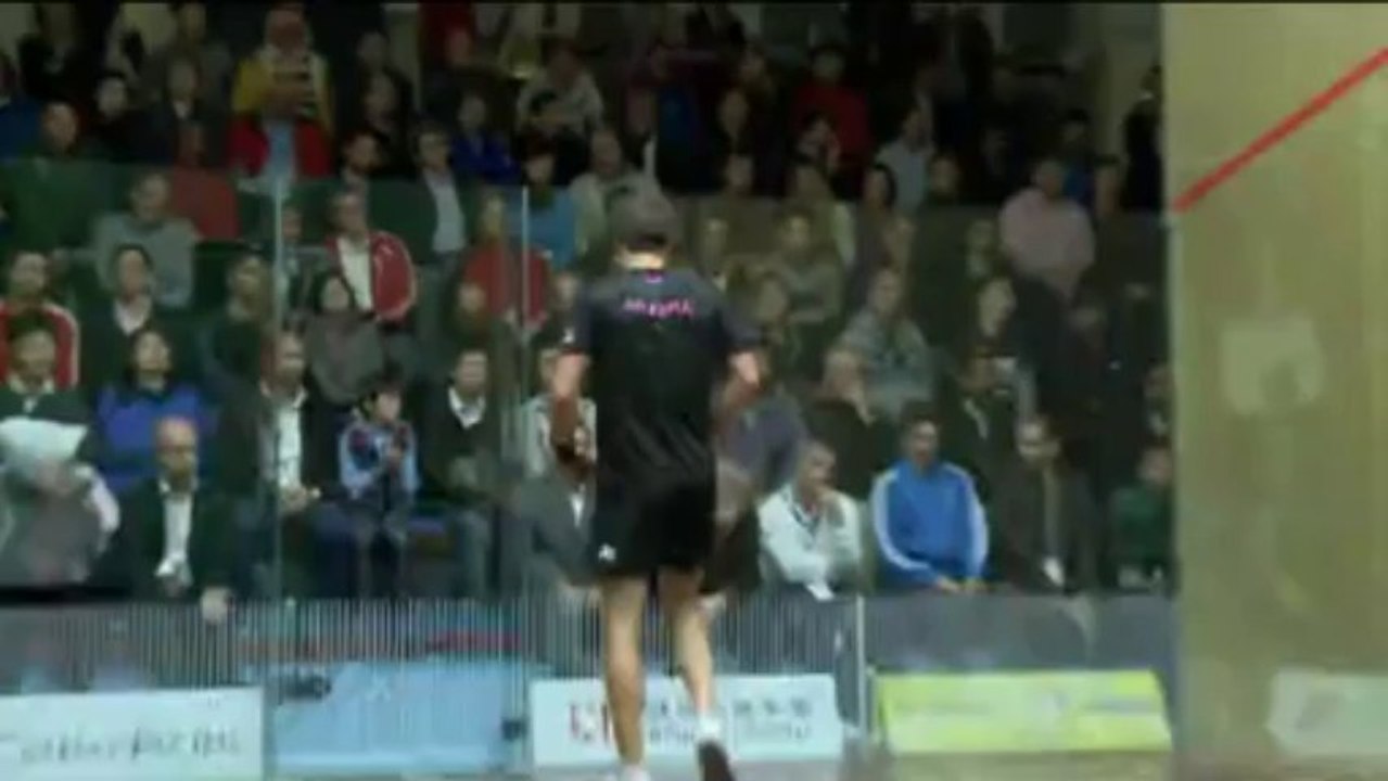 Gaultier through to round two