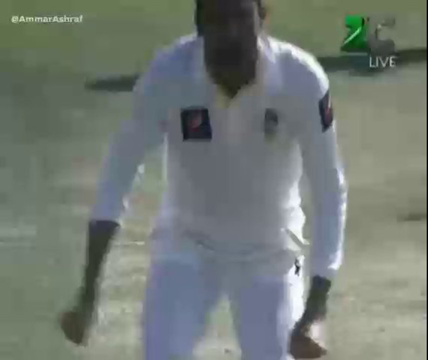Hearth Bowled by Junaid Khan -