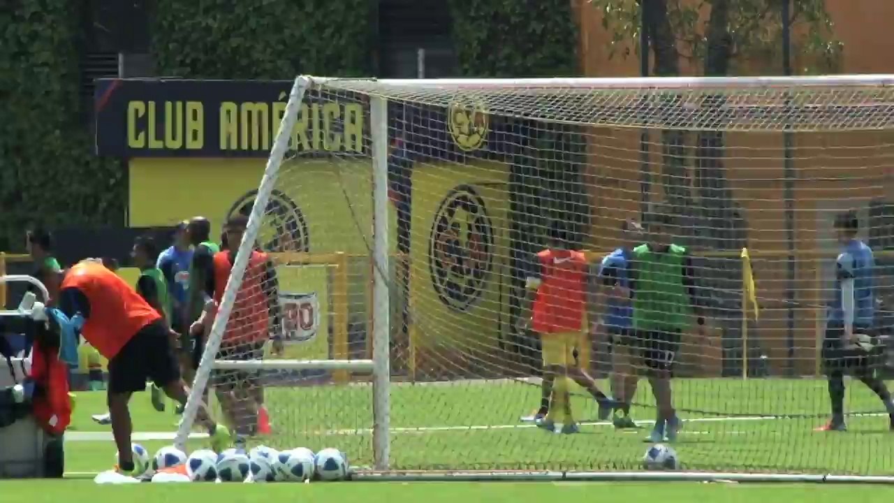 Pimentel ya no sabe qué hacer para ser titular en América