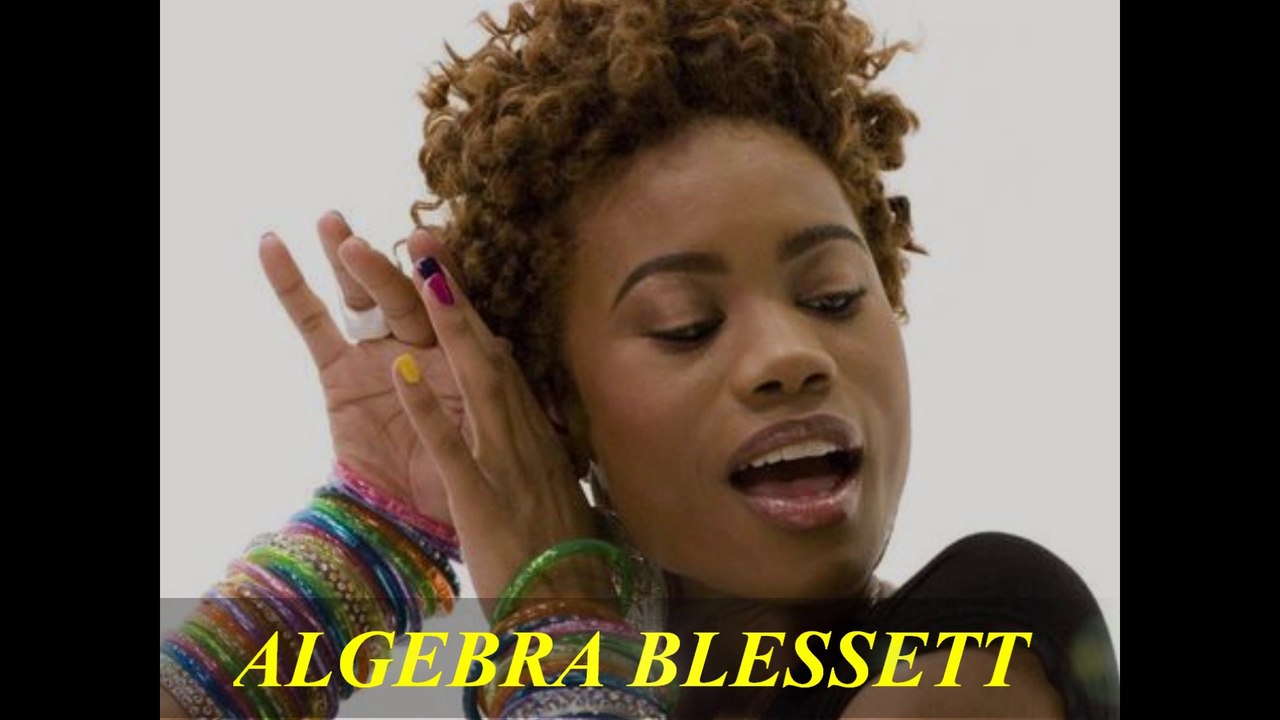 Algebra Blessett Performs at Moods Music 🎶