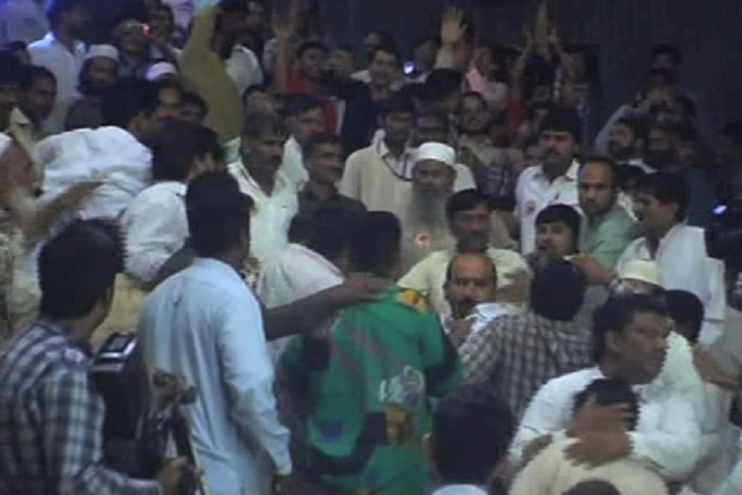 Dunya News-Fight in PMLN labour day convention