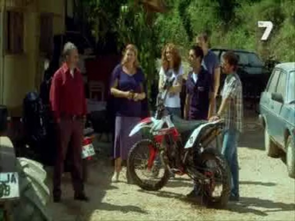 Момичето с червения шал 3 eп. (bg audio)