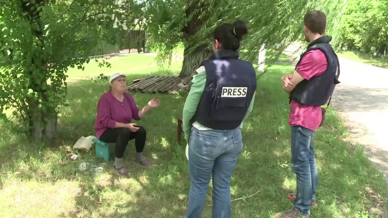 Fighting continues in eastern Ukraine despite cease-fire