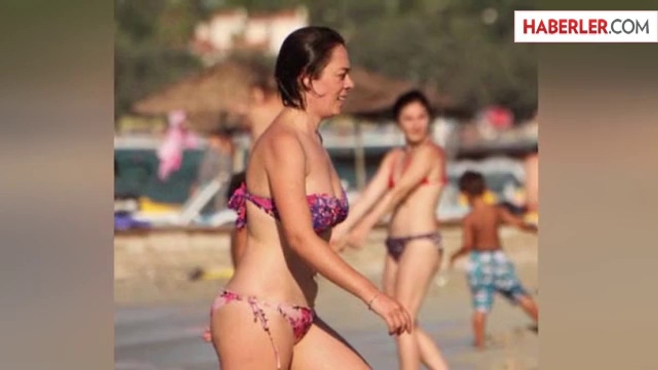 Demet Evgar Halk Plajında Görüntülendi