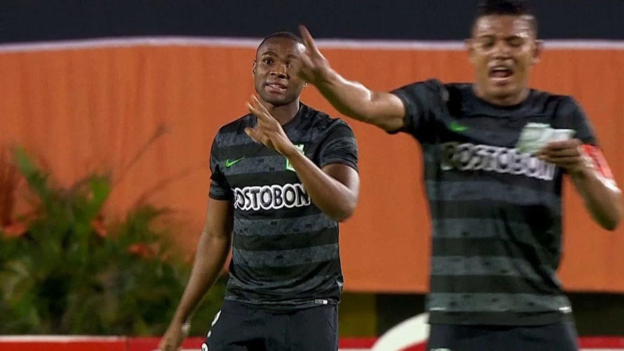 Substitute brings in note from coach to captain