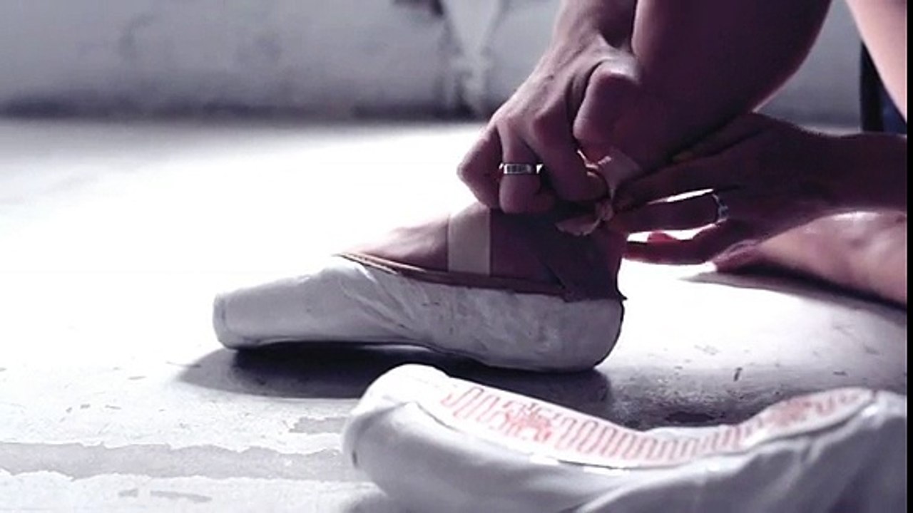 E-TRACES - A memória da dança na ponta dos pés!