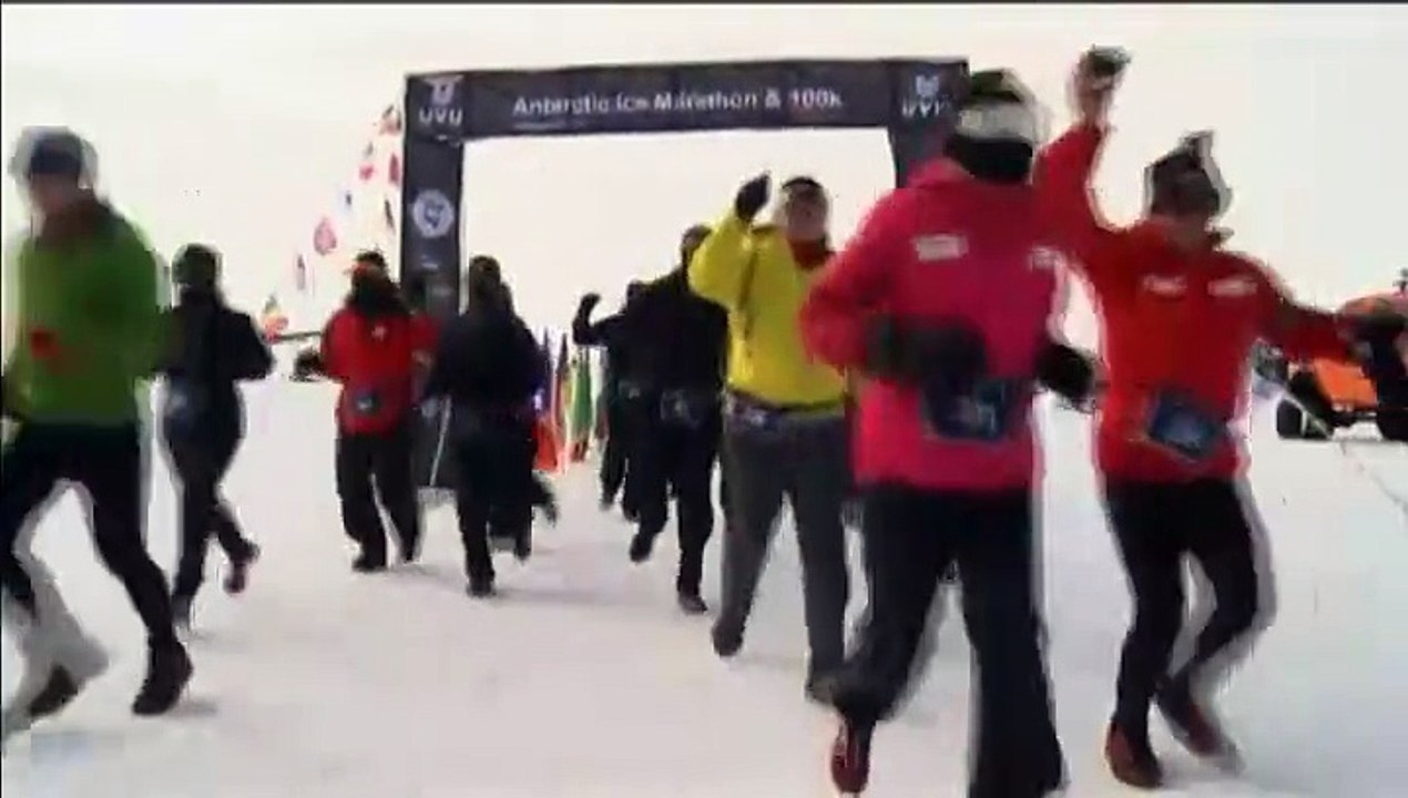 Des coureurs bouclent un marathon dans le froid extrême de l'Antarctique