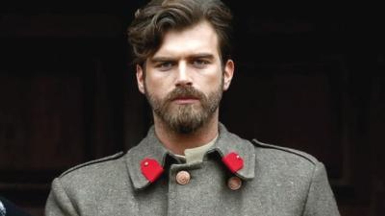 Kıvanç Tatlıtuğ Türkiye'den Ayrılıyor