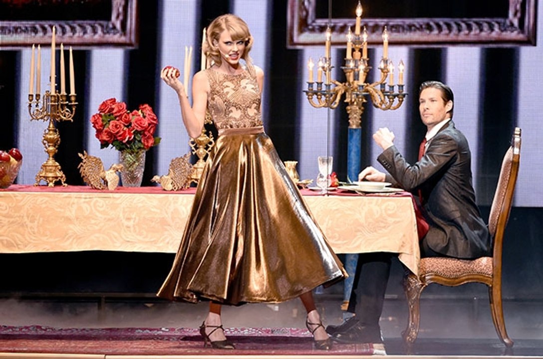 Taylor Swift Blank Space Performance American Music Awards 2014
