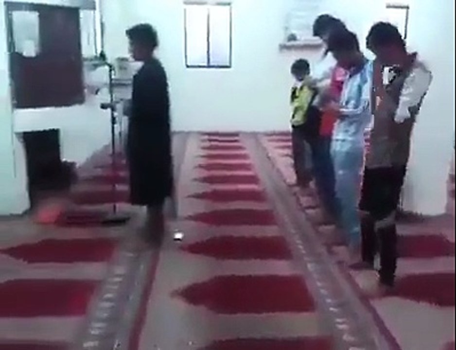 Imam Masjid Ne Kya Kya