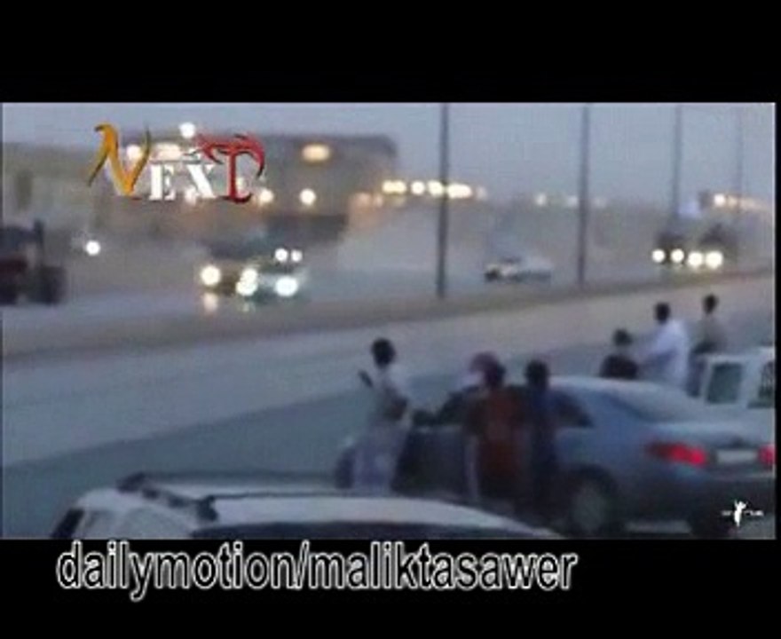 Gaddi De Shishay Kalay - Dark Window Car Drifting on Main Road