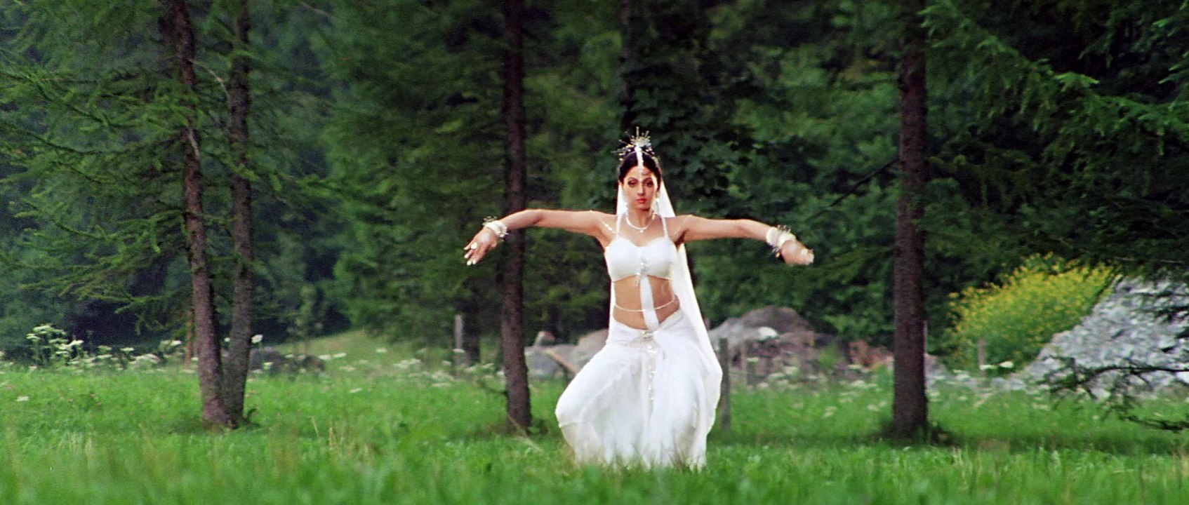 Chandni (1989)---Sri Devi Dance