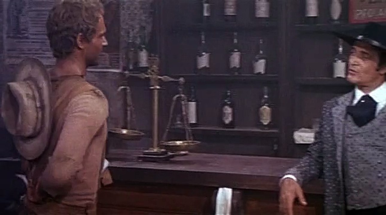 Öntsünk hideg vizet az égett bőr felületre! :D