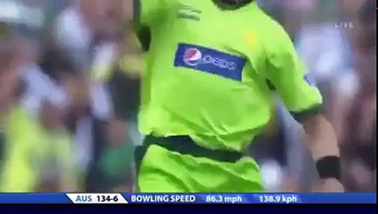 Umar Gul Yorker To Hussey