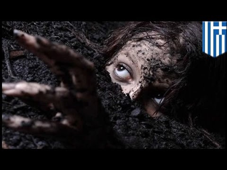 Angebliche Tode schreit und klopft gegen Sarg