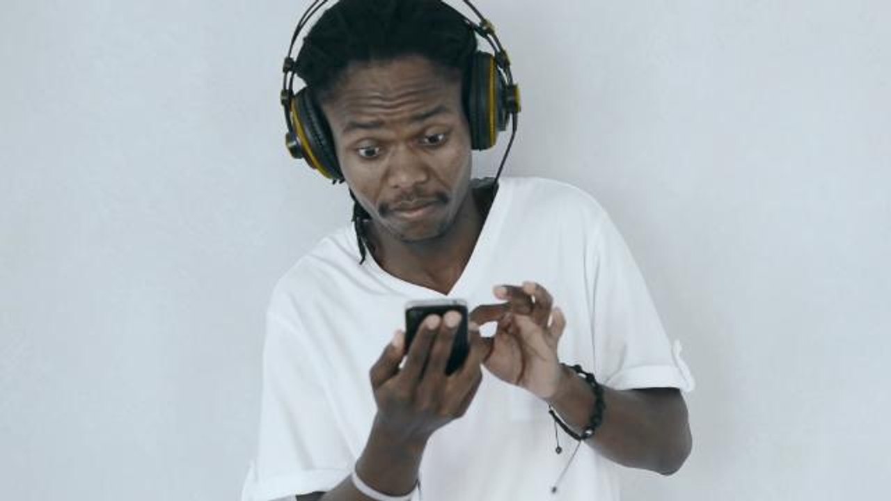 'Effective Power' text prank causes iPhone's to crash