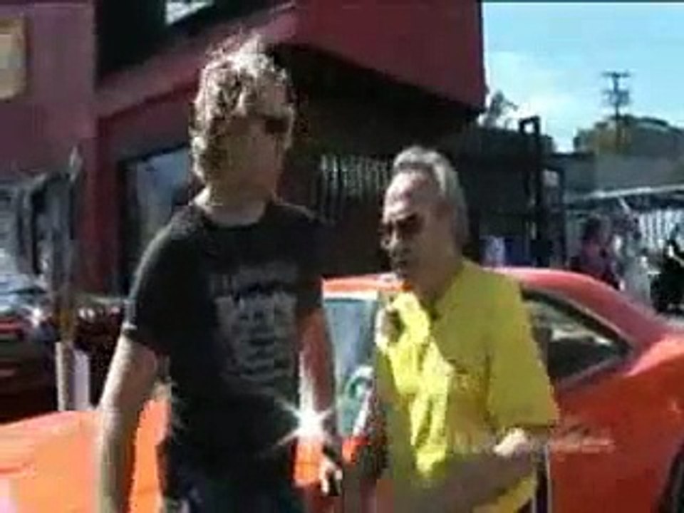 John Schneider Sings the Monkees Themesong