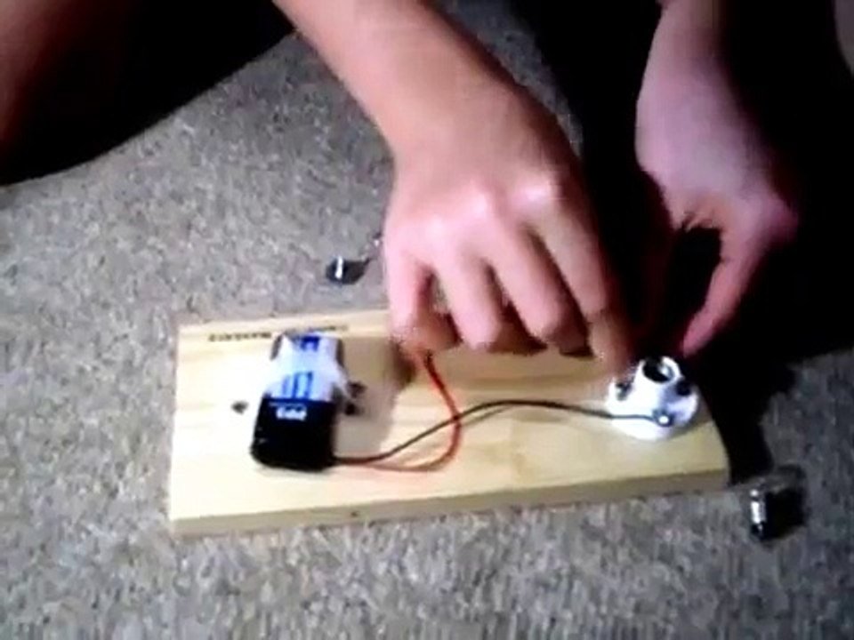 Light Bulb Experiment | science fair experiments, | chemistry  experiments,
