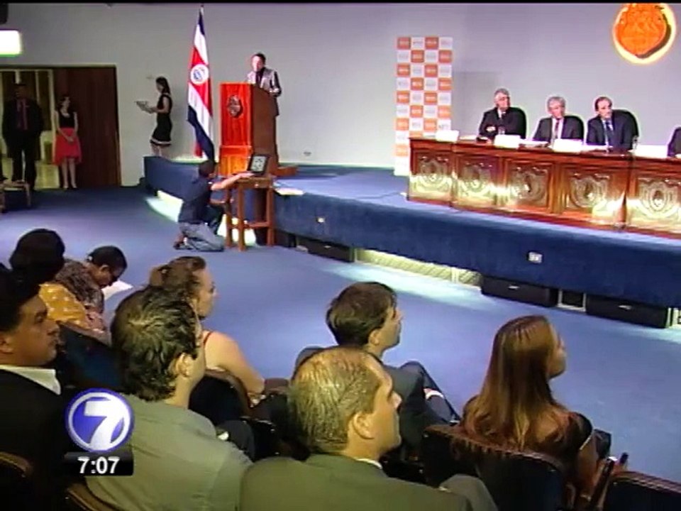 Proyecto capacitó a 10 mil personas en computación