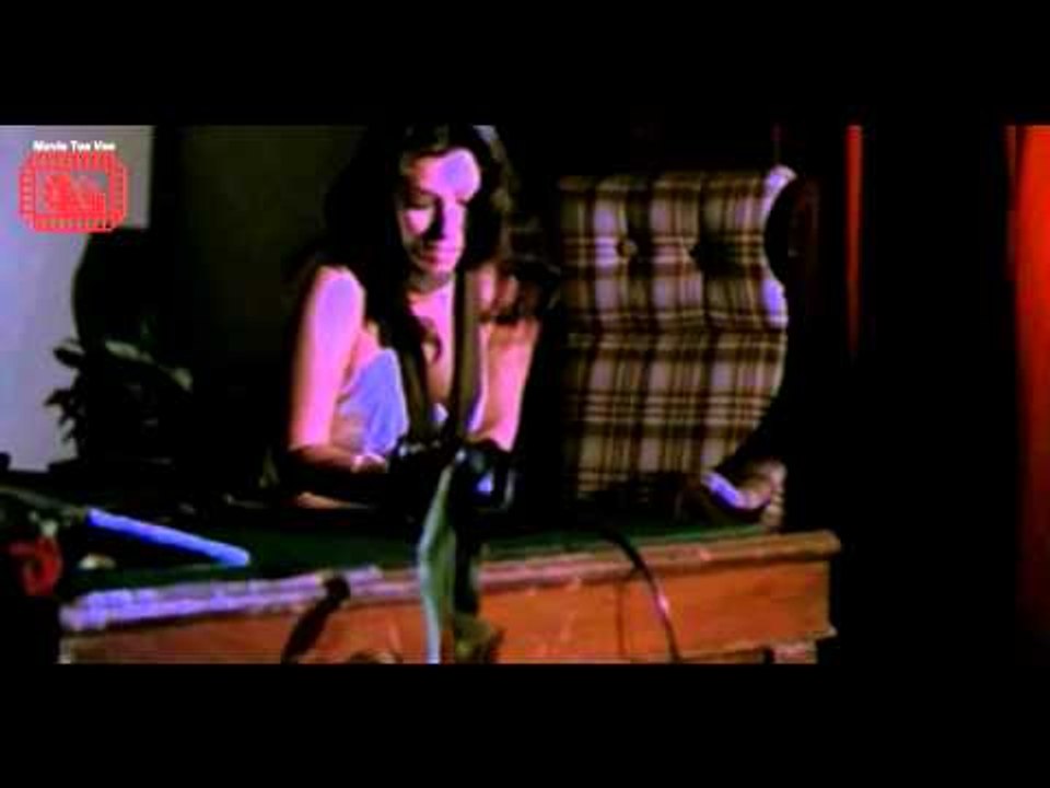 Dimple Kapadia Kills Vikram - Aitbaar