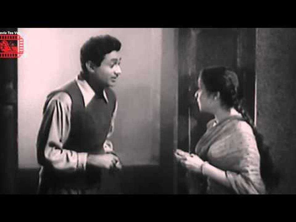 Usha Kiran thanks Dev Anand for helping her - Patita - Dev Anand