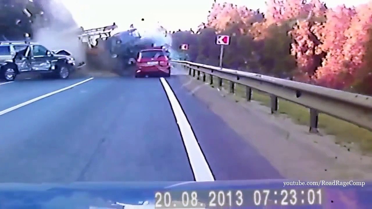 [Crash] Truck Crash Compilation Trucks Crashes 2015