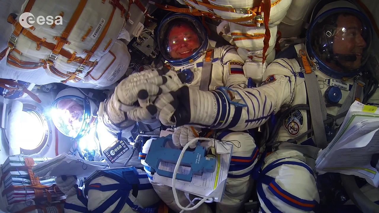 Soyuz rendezvous and docking explained