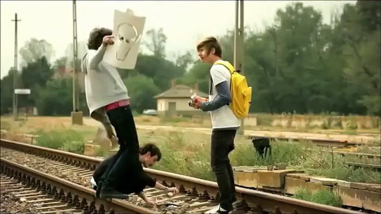 Польские граффити модернисты чудят на железной дороге