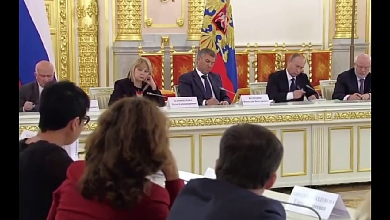 Ирина Хакамада заткнула царя за пояс.