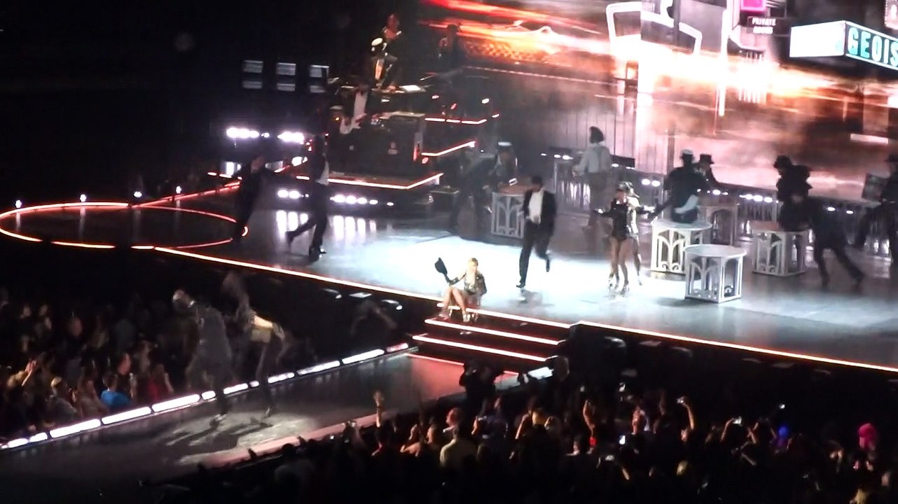 Madonna -" Music"/"Candy Shop" - Rebel Heart Tour - Chicago 09.28.15